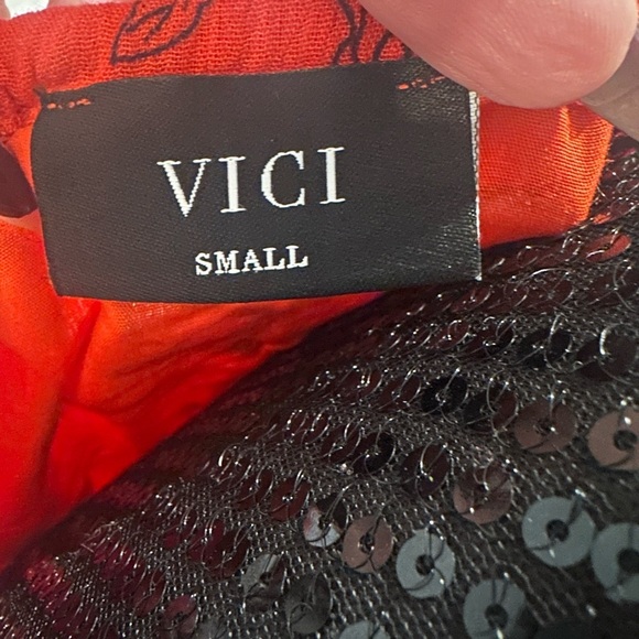 VICI Romper Dark Orange/Red Floral with drawstring waist! Size S EUC ❤️ - Picture 4 of 7